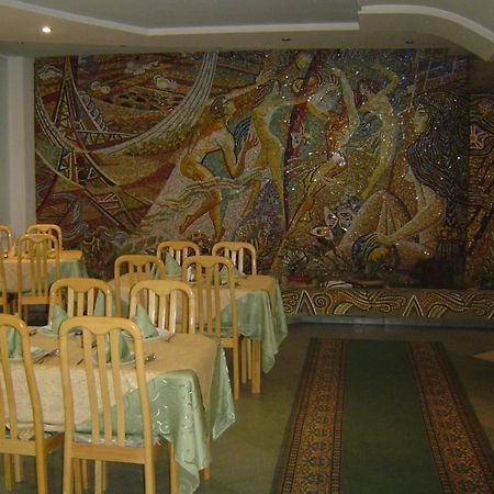 Zhibek Zholy Hotel Astana Exteriör bild